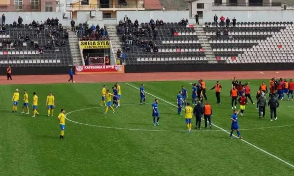 Pogradec Teambus angegriffen nach dem Elbasan Spiel