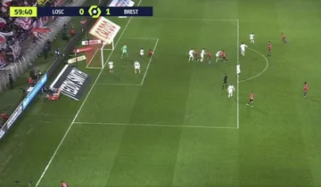 Edon Zegrova auf einem anderen Level, hilft bei Leeles Ziehziel gegen Brest