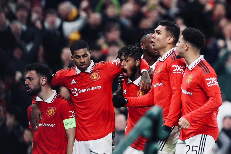 Manchester United est très fort, éliminant Barcelone avec un retour