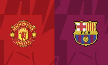 Offizielle Formationen: Man United ) Barcelona