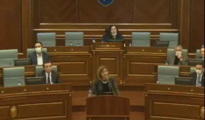 VV i del në mbrojtje Rozeta Hajdarit: Çështjet teknike po tentohet të kthehen në politike