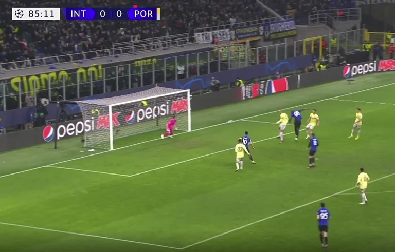 L'orateur s'endort tard, Luke marque le FC Portos