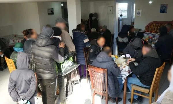 “S’kam çfarë të gatuaj në shtëpi”, inflacioni mbush kuzhinat popullore në Kosovë