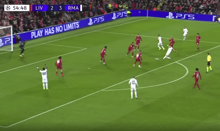 C'est toujours là où il devrait être, même Benzema marque Liverpool.