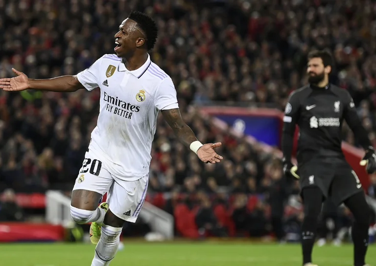 Reale détruit Liverpool dans le premier combat, Naples bat Francfort et continue la route sûre pour le deuxième match.
