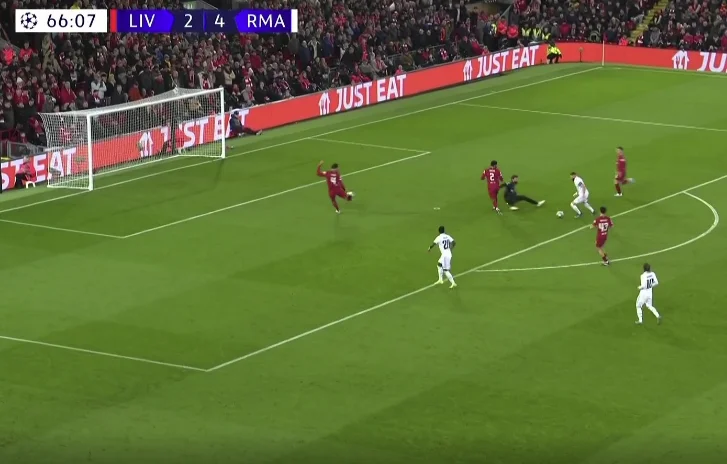 Qu'est-ce qui se passe ? Benzema marque à nouveau Liverpool