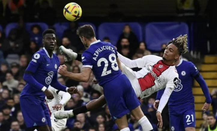 Lesione di Cesar Azpilicete: Il capitano di Chelsea fuori dall'ospedale