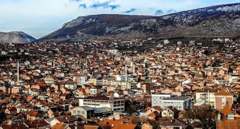 A woman in Rahovec reports that her former husband took her children and fled to Germany