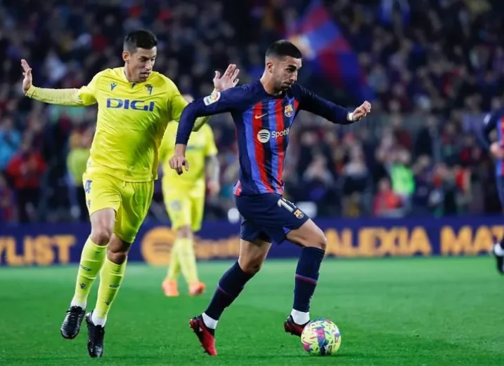 Segundo partido con la ONU Xavi tiene dos dudas sobre la formación