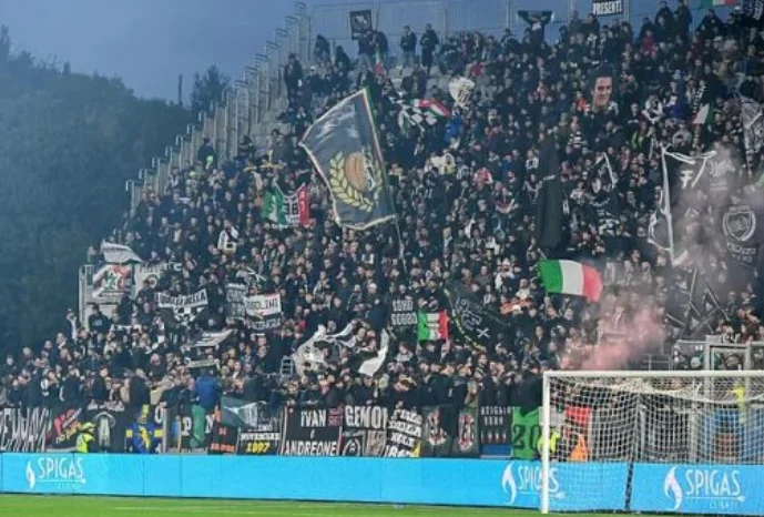 Cargos espectaculares contra los fans de Juvenus: orinaron en nuestro personal
