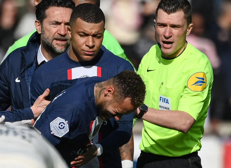 Neymar a fait les tests aujourd'hui, a perdu le combat à Bayerni.