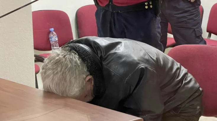Mató a su hijo con un martillo, en condiciones psicológicas pesadas a los ancianos en Pogradec