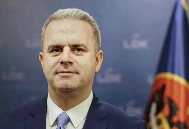 Azem (LDK) critica il governo: non stai salvando i tuoi rapporti con gli Stati Uniti.