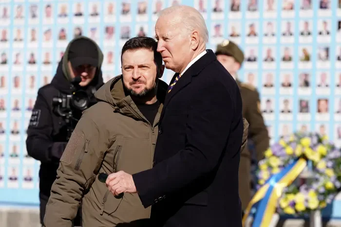 Biden Botschaft Putin aus Kiew: Berechnungen kommen falsch, wir werden Waffen senden und wir werden gewinnen