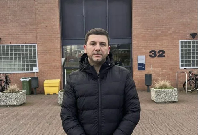 Krasniqi viziton Thaçin e Veselin në Hagë: Shënimi i 15 vjetorit s’do kishte kuptim pa i uruar ata që ngritën themelet e shtetit