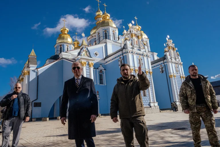 Biden Ends Visita in Ucraina