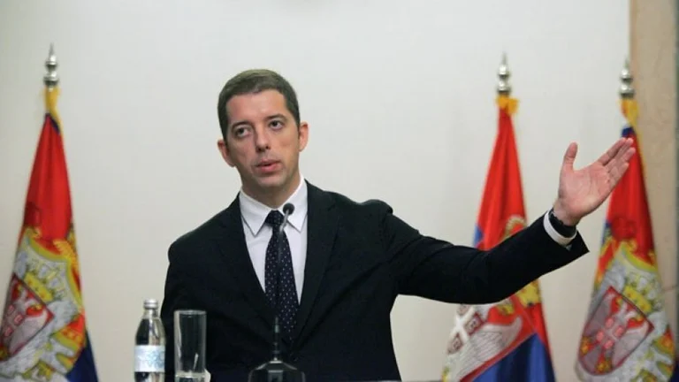 Djuric llamó a la protección.