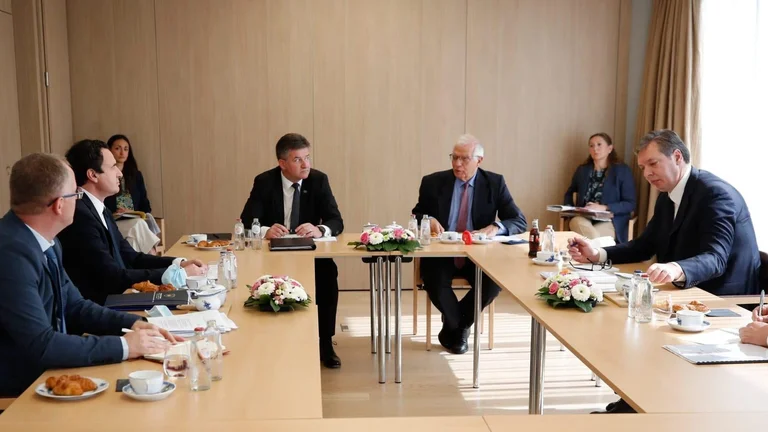 Qeveria: Takimi mes Kurtit e Vuçiqit me shumë gjasë mbahet nesër