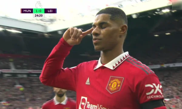 Rasford está parando de marcar, pasando Man Wood a Leicester.