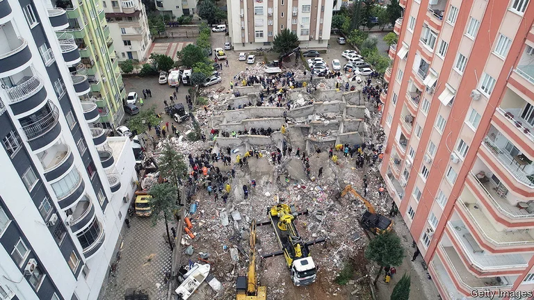 Abbiamo trovato padre e figlio abbracciato, volontari albanesi confessano la tragedia a Malta
