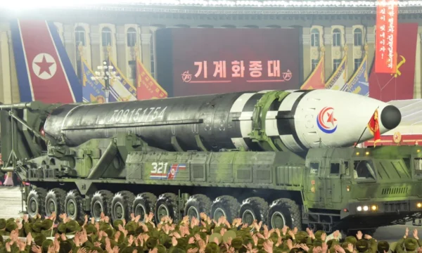 Corea del Norte está lanzando misiles hasta que Estados Unidos y Corea del Sur se preparen para entrenamiento militar