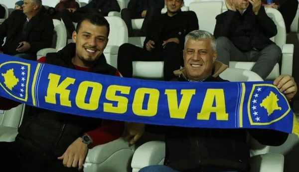 Hashim Thaci est fan de Barcelone, son fils découvre