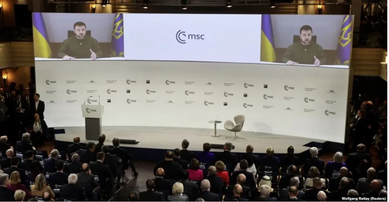 Zelenxy appelle à l'envoi rapide d'armes en Ukraine