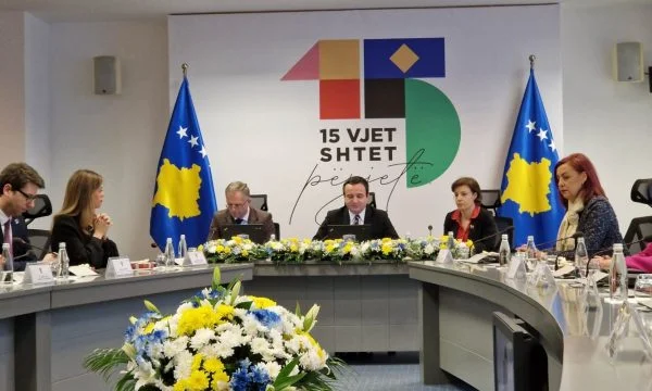 Kurti en la sesión solemne: Kosovo es un ejemplo democrático en una región con problemas
