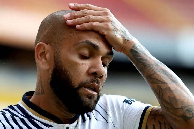Oggi, la prima decisione è effettuata: Alves può essere condannato in prigione per un massimo di 12 anni
