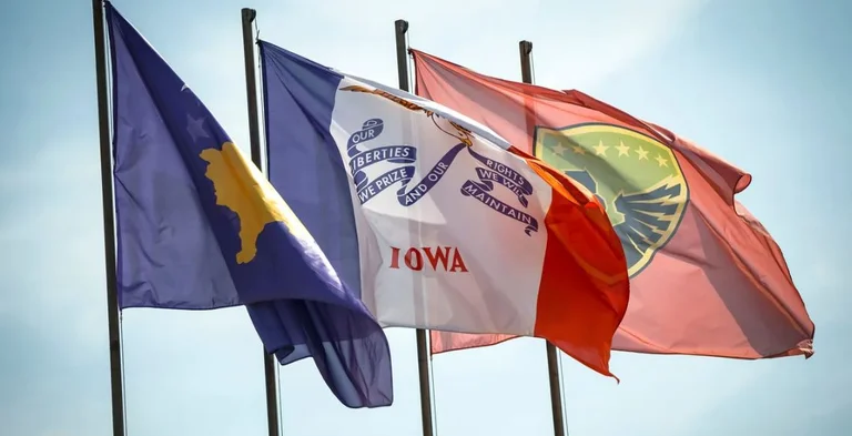 Iowa du 17 février : Félicitations au peuple du Kosovo