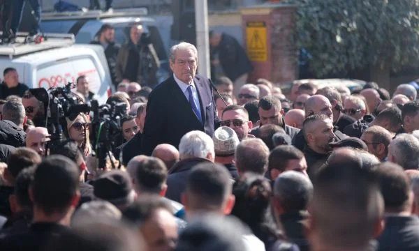 Berisha-copes: Non provocate manifestanti, avrete gravi problemi