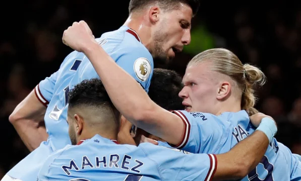 Manchester City winding up Arsenal, takes the head of the table with a victory at the derby