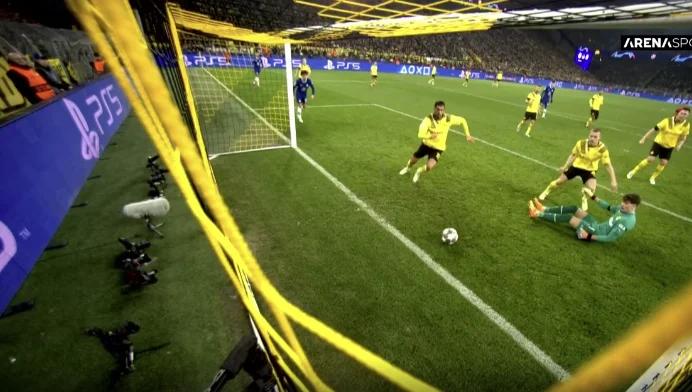 Emre Can save safe goal, see the moment it takes the ball off the goal line