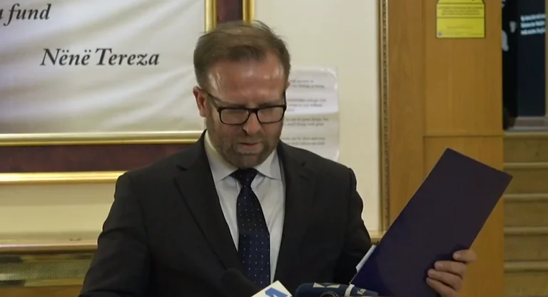 Hakki Abazi: Dejona Mihali controlla Vetevendosje, cosa vuole fare