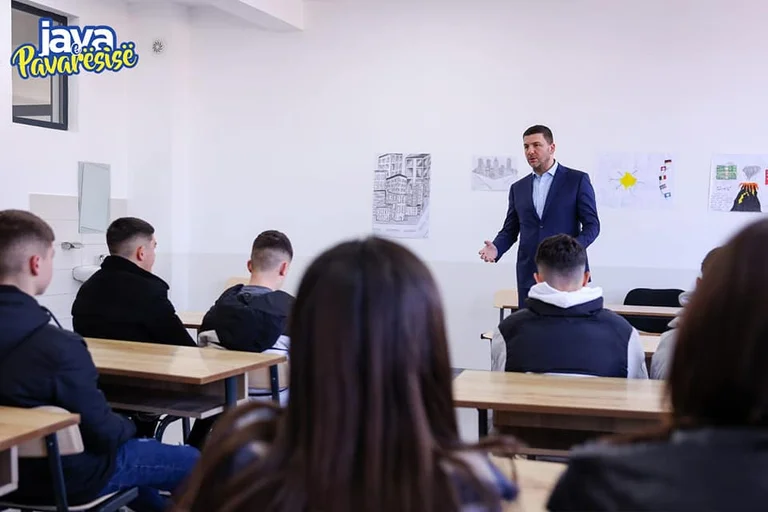 Krasniqi mit der Unabhängigkeitsgeneration: Ihre Träume müssen unsere tägliche Priorität sein