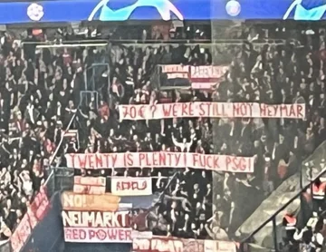 70 Euros beklagen Bayerni Fans des Ticketpreises im Princes Park