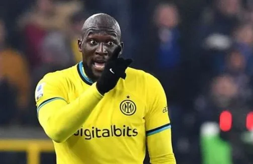 De graves affrontements entre Inter joueurs sont également utilisés avec de graves insultes