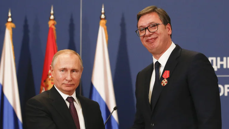 Poutine écrit à Vuchiqi: Moscou loue la politique de Belgrade