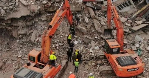 Dreijähriges Kind verbrachte 158 Stunden unter Ruinen in der Türkei