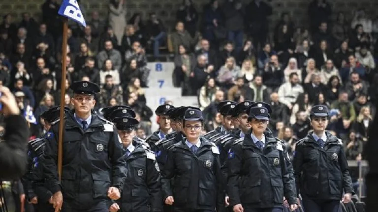 Tra i cadetti di polizia diplomati oggi erano 17 serbi
