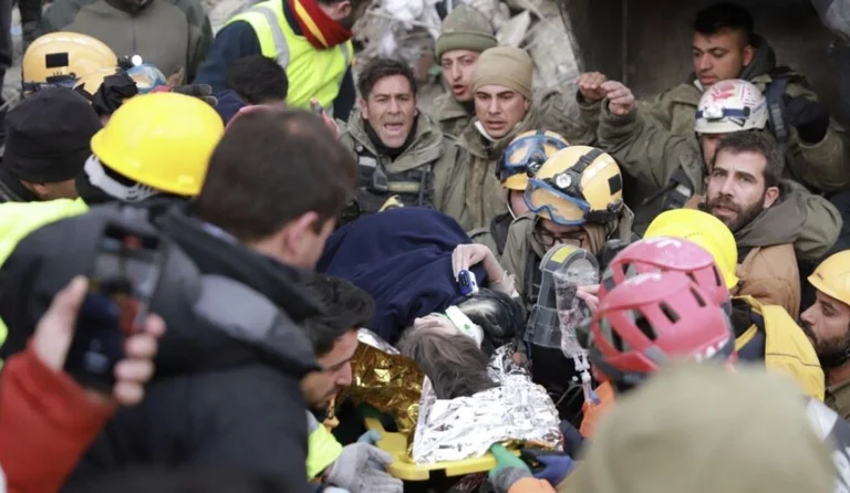 Numero di aumento: oltre 23 000 vittime di terremoti in Turchia e Siria