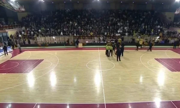 Nessuna calma nel basket kosovaro, Peja Pristina partita interrotta