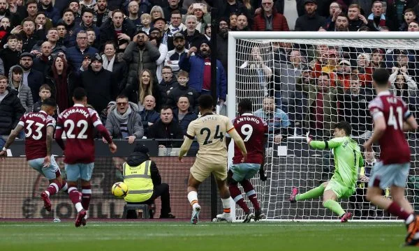 Chelsea sigue dibujando en Premierliga