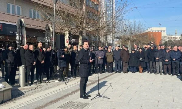 Protests against Ahtisaari's plan, Kurti: U n NMIC fired 232 bullets when Arben and Mo