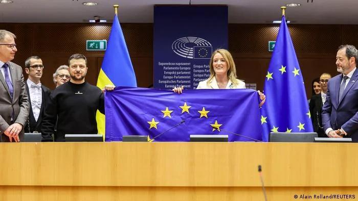 Vertice UE '% forte solidarietà per l'Ucraina