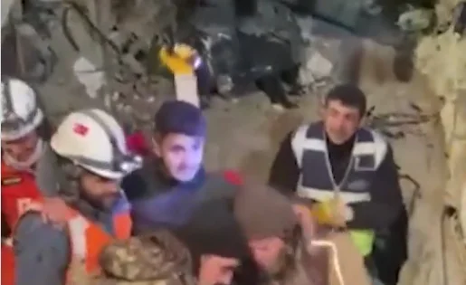17-year-old is extracted from the ruins after 4 days: I Survived Drinking My Hunger