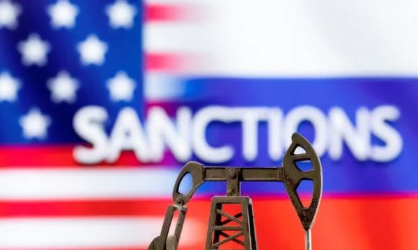 Russia sanctions 77 American officials
