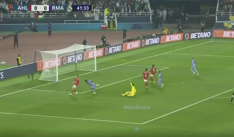 Winniciu marks full class goal of Al Ahlyt