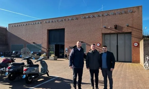 Moliqaj visita i detenuti all'Aia: lì si prova il KLA, il prezzo della libertà ancora pagato