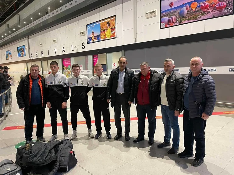 Il terremoto turco salva la squadra di wrestling nel Kosovo